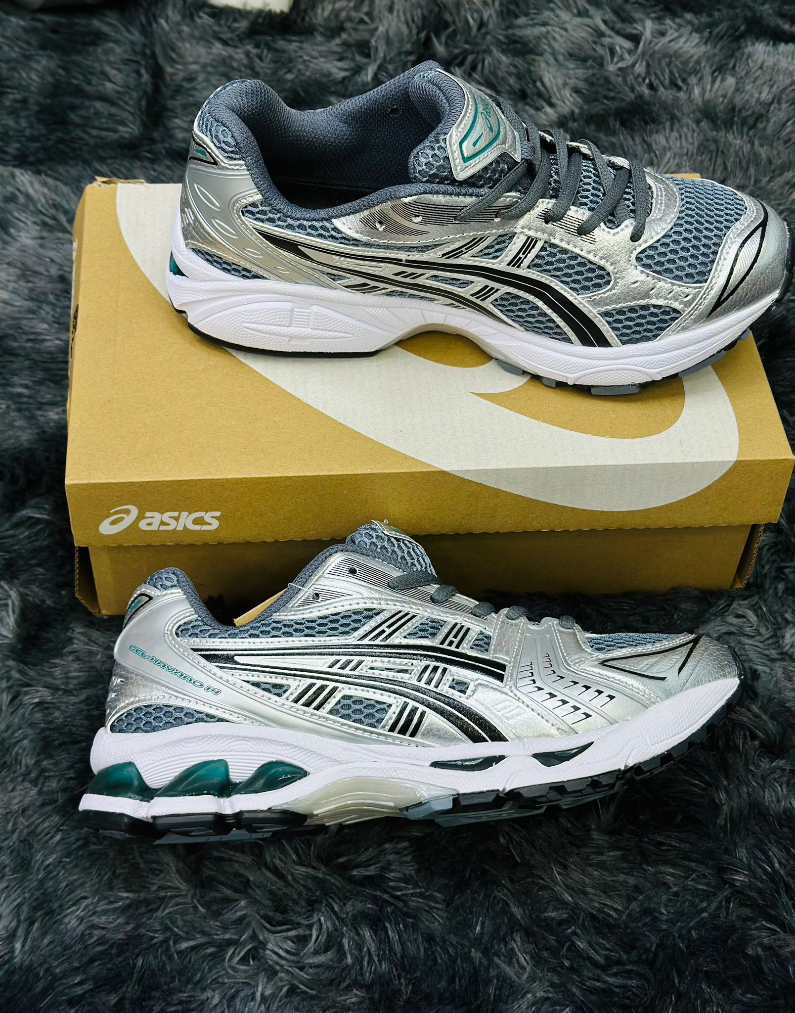 ASICS GEL-KAYANO 14 Lifestyle & Running Sneakers